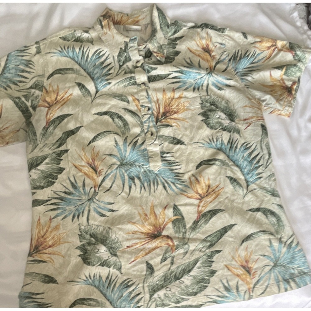 Go Barefoot Vintage Women's L Short Sleeve Hawaiian Floral Button-Up Shirt